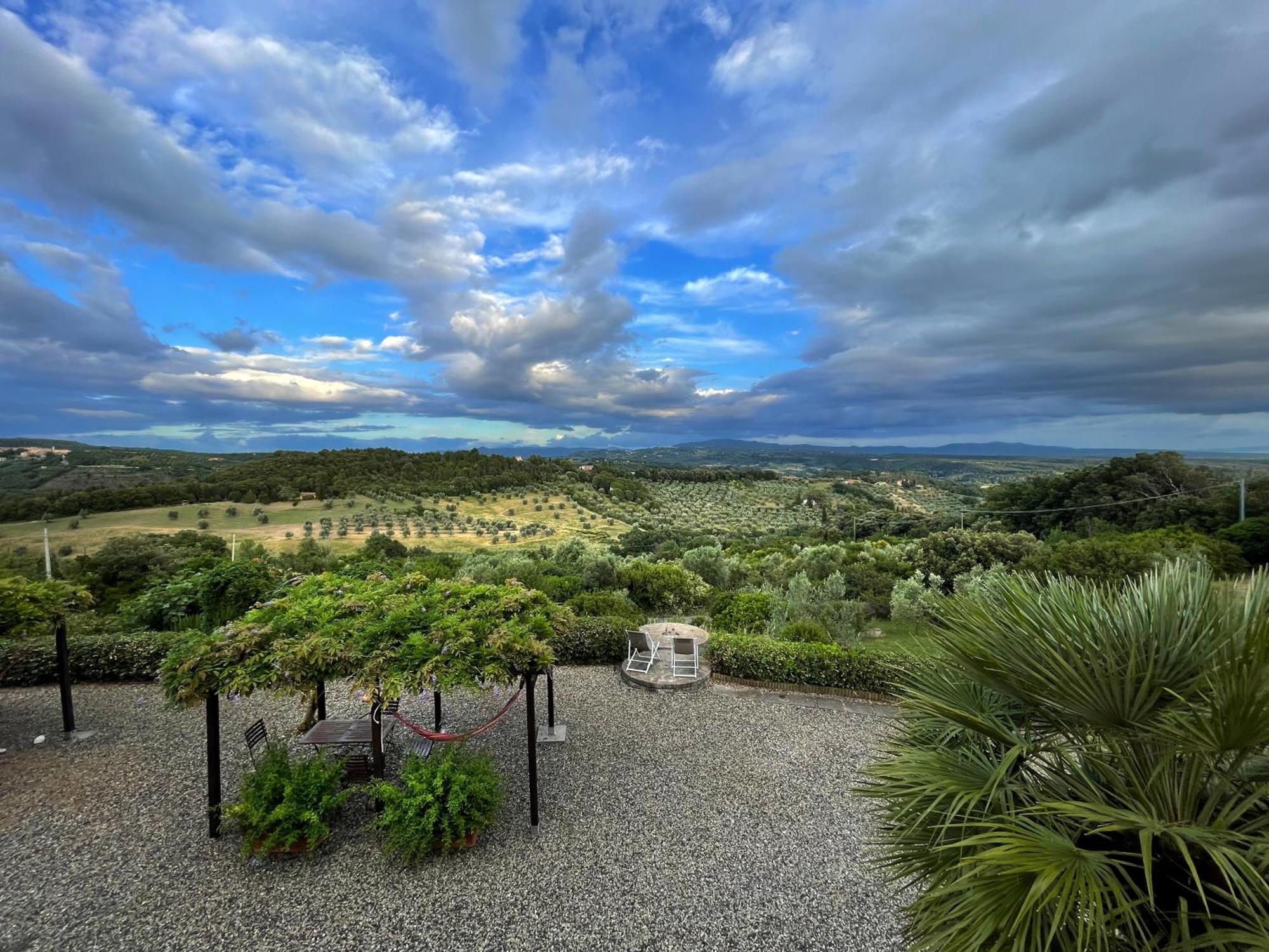 Serra Destri Riparbella Buitenkant foto